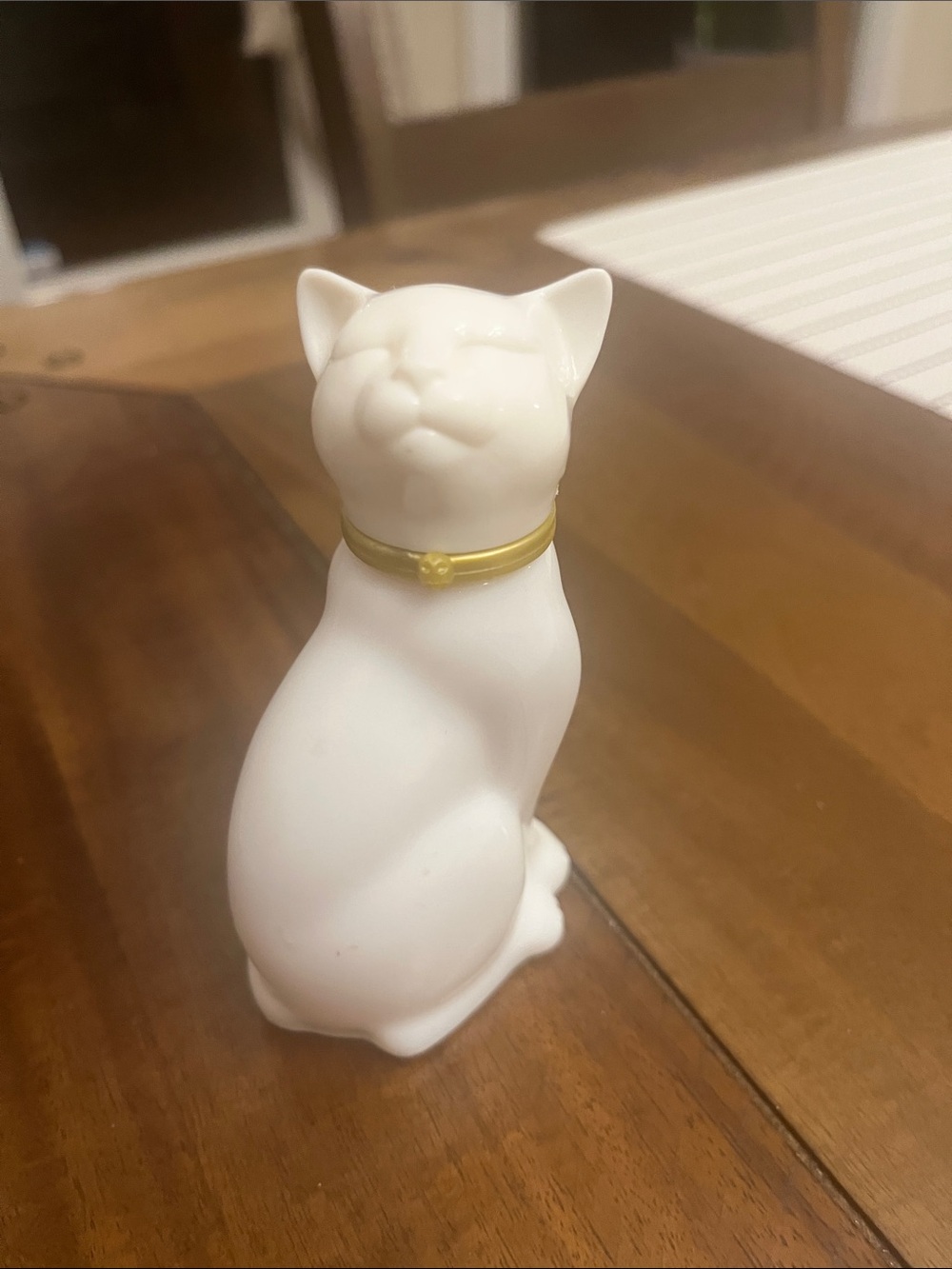 AVON White Ceramic Cat Figurine with Gold Collar - Decorative Pet Accent
